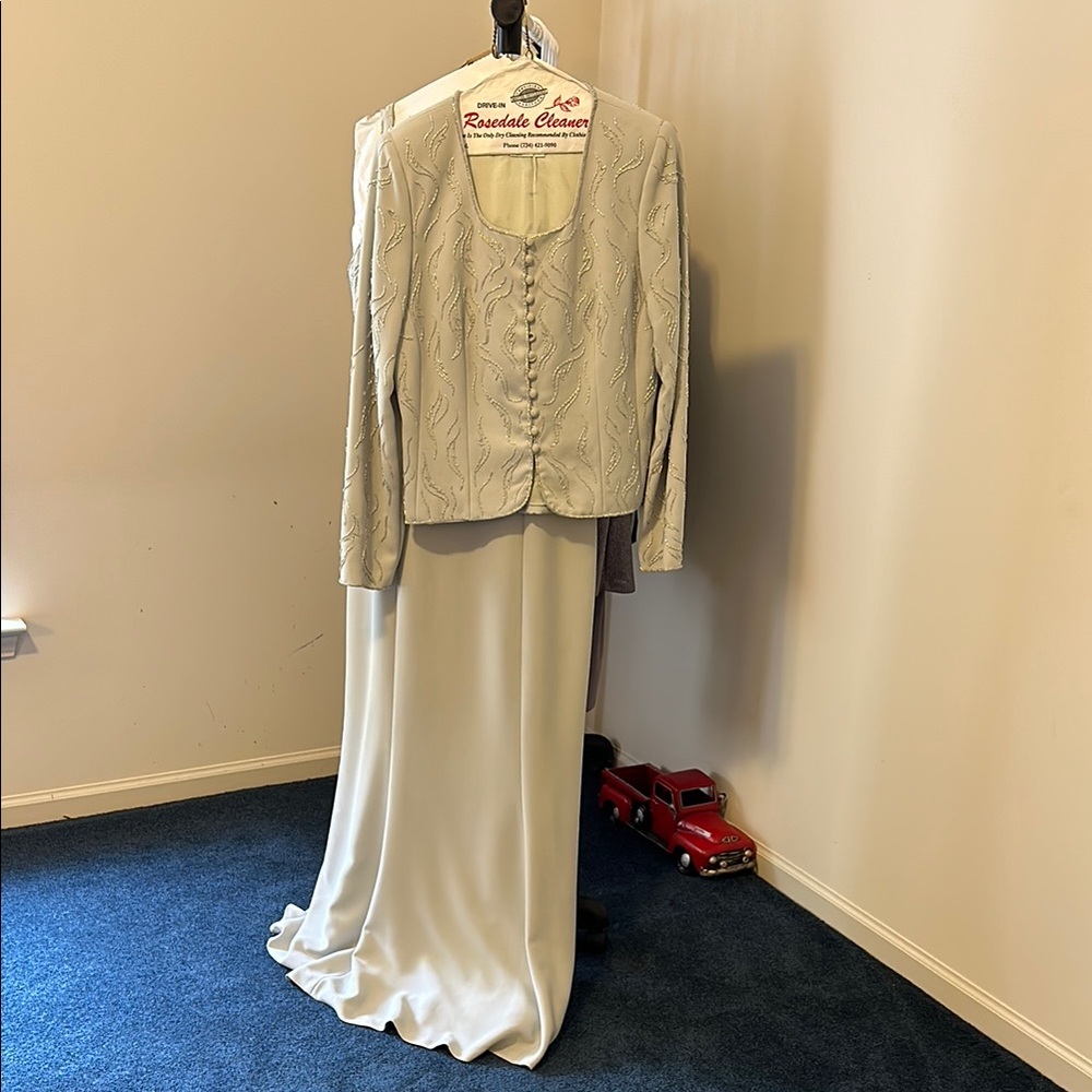 Cream Long Sleeve Scoop Neck Gown for Brides